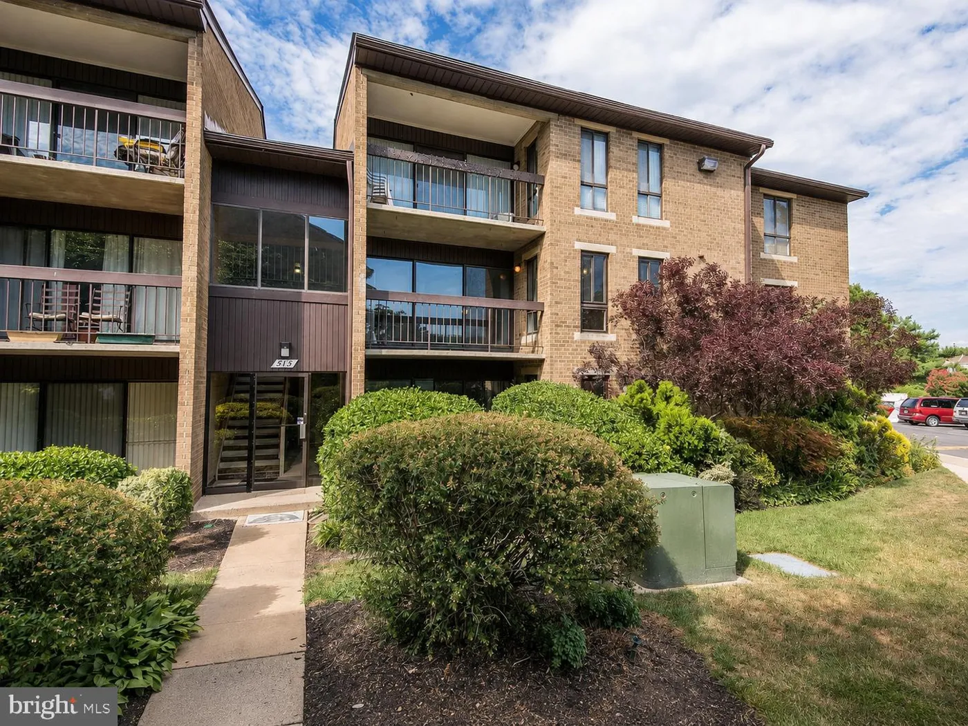 Exterior of 515 Florida Ave, Unit 102, Herndon VA
