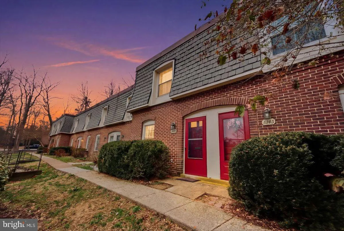 Exterior of 8141 Kingsway Ct, Unit 289, Springfield VA